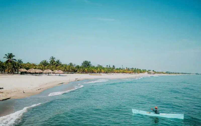 Orilla de playa en punta sal