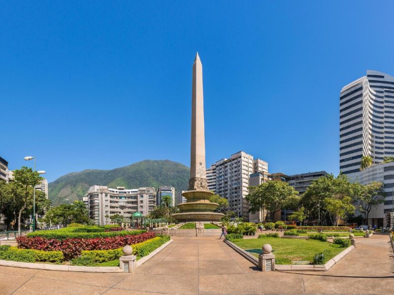 Vista del obelisco de Altamira en Caracas