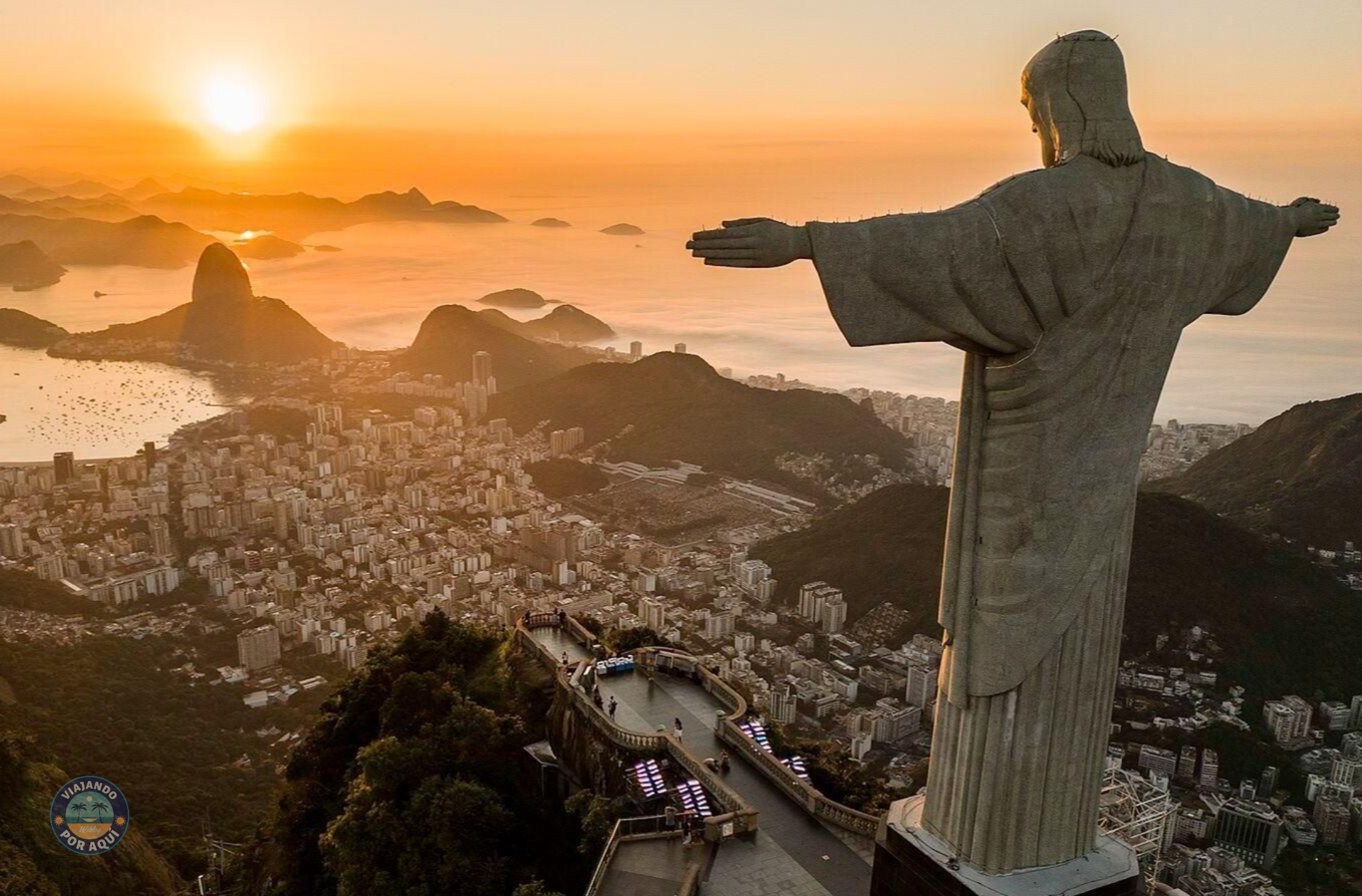 Atardecer en Río de Janeiro visto desde el monumento Cristo Redentor