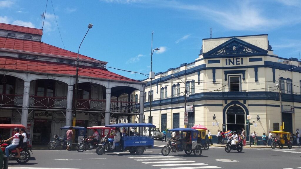 la Casa de Fierro en el centro histórico de Iquitos
