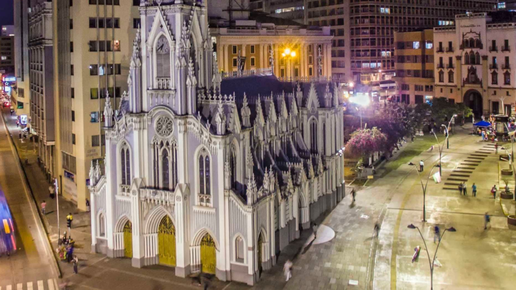 Fachada neogótica de la Iglesia La Ermita en Cali